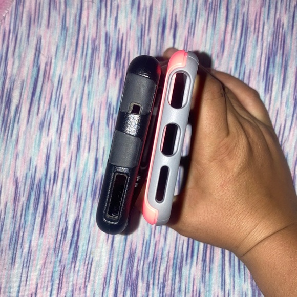 2 otterbox’s brand new - Picture 8 of 8